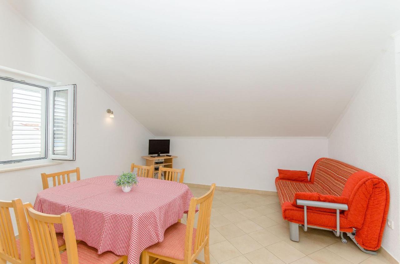 Apartment Dijana *
